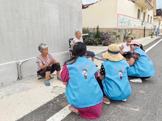 2“安心蓝”巾帼志愿服务队收集妇女群众的问题